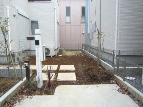 埼玉県坂戸市 日陰の小さなお庭を すっきり明るく 施工アルバム お庭と外構の施工例 埼玉県坂戸市のビズガーデニング