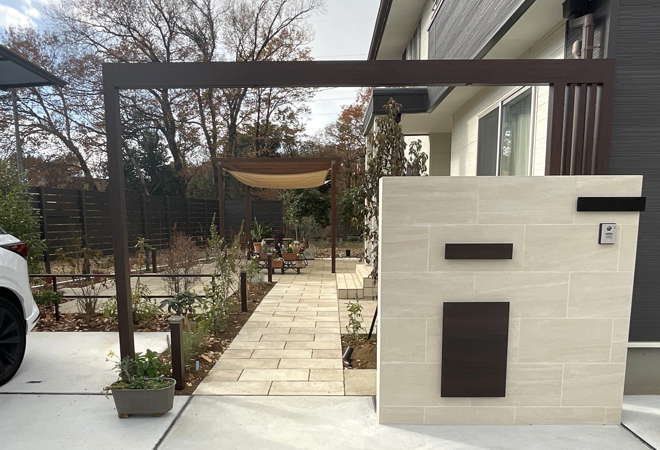 施工後の門まわりの様子