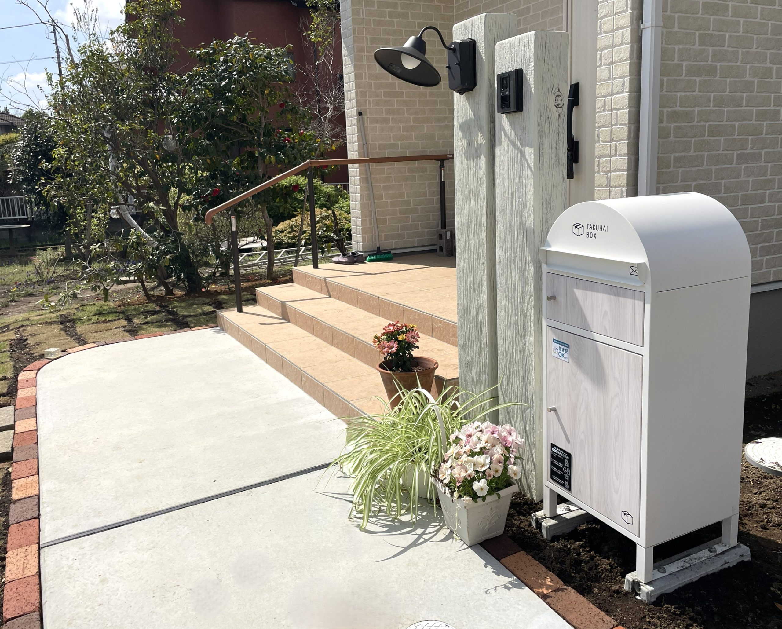 【門まわりの様子】